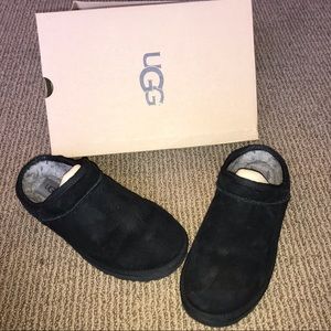 LIKE NEW Ugg Slippers